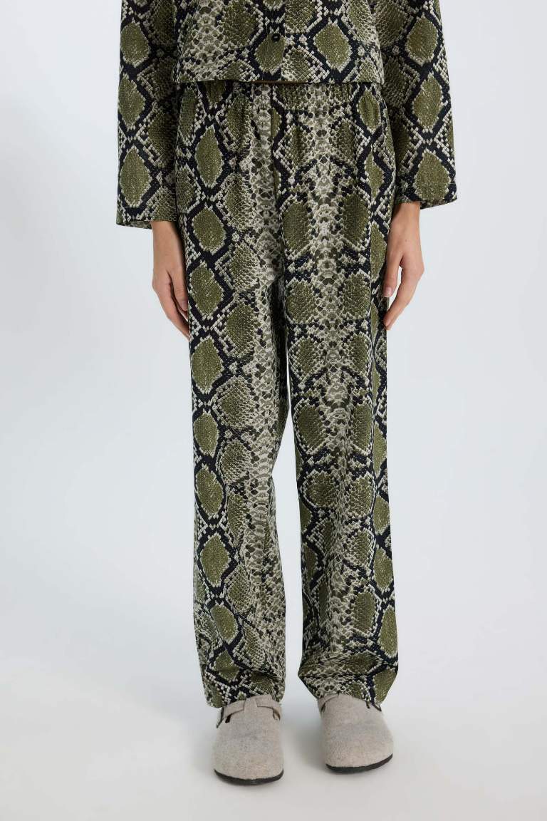 Fall in Love Skin Patterned Top Bottom 2 Piece Pajama Set