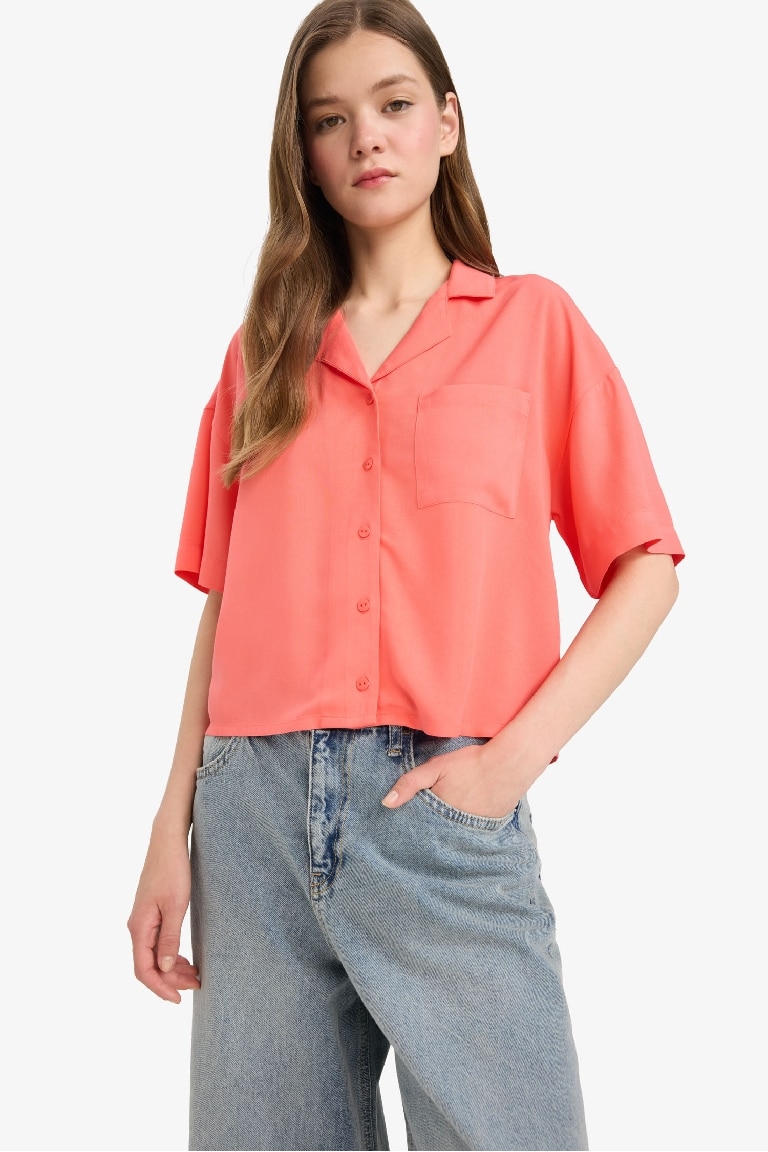 Cropped Fit Pajama Collar Short Sleeve Shirt