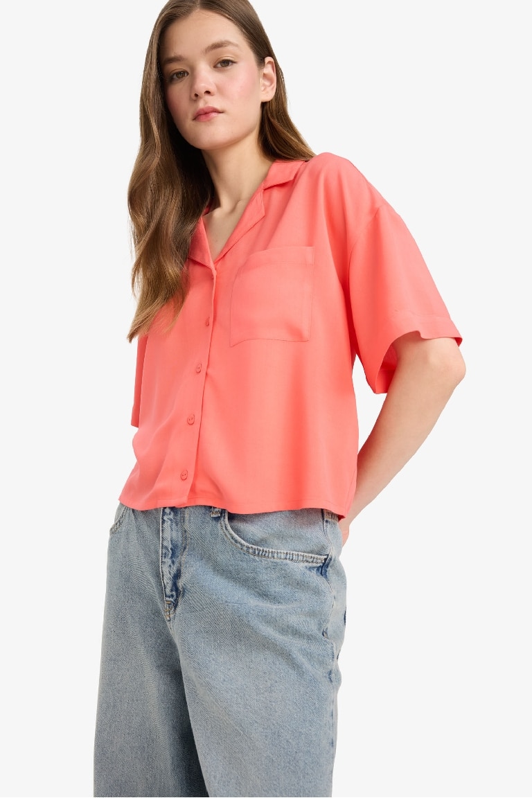 Cropped Fit Pajama Collar Short Sleeve Shirt
