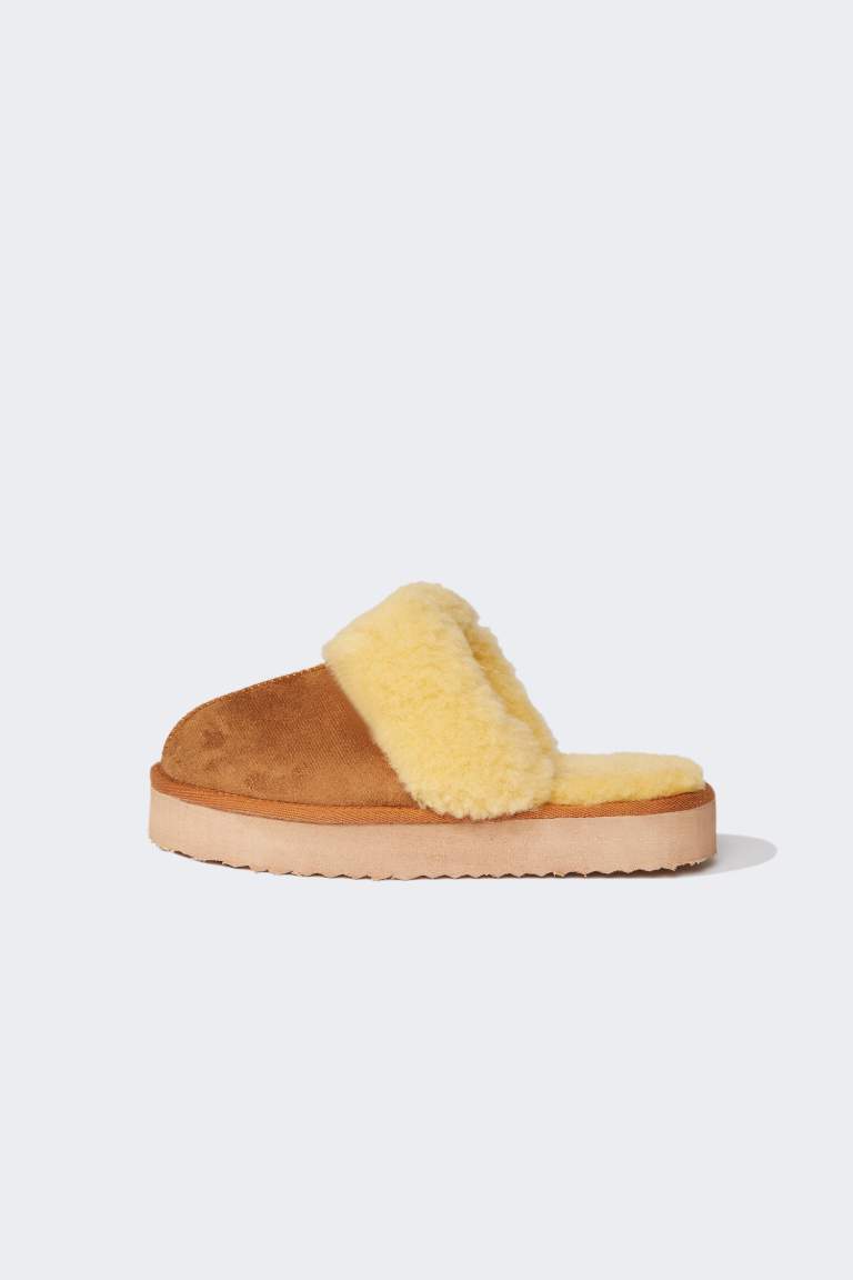 Woman Flat Sole Home Slipper