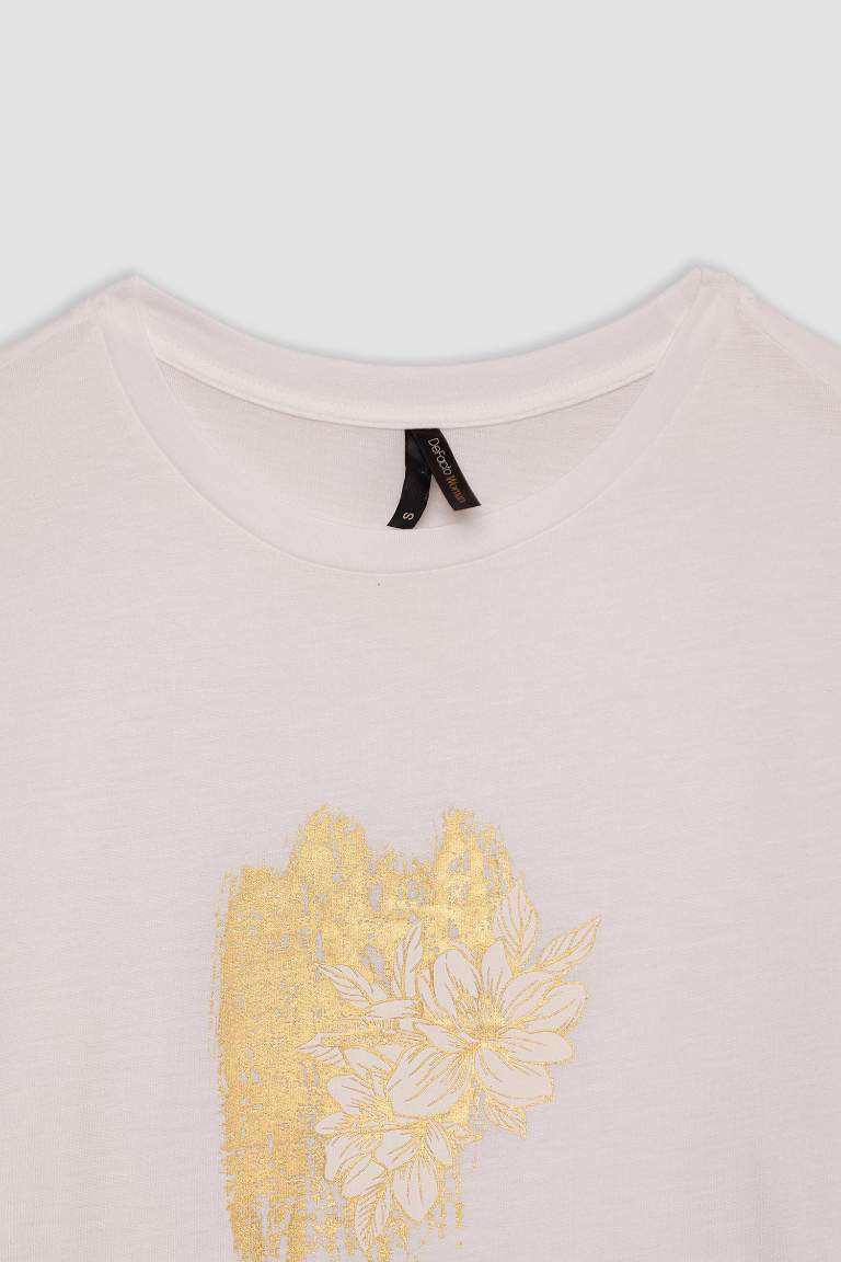 تيشيرت نص كم قصة عادية بياقة مستديرة