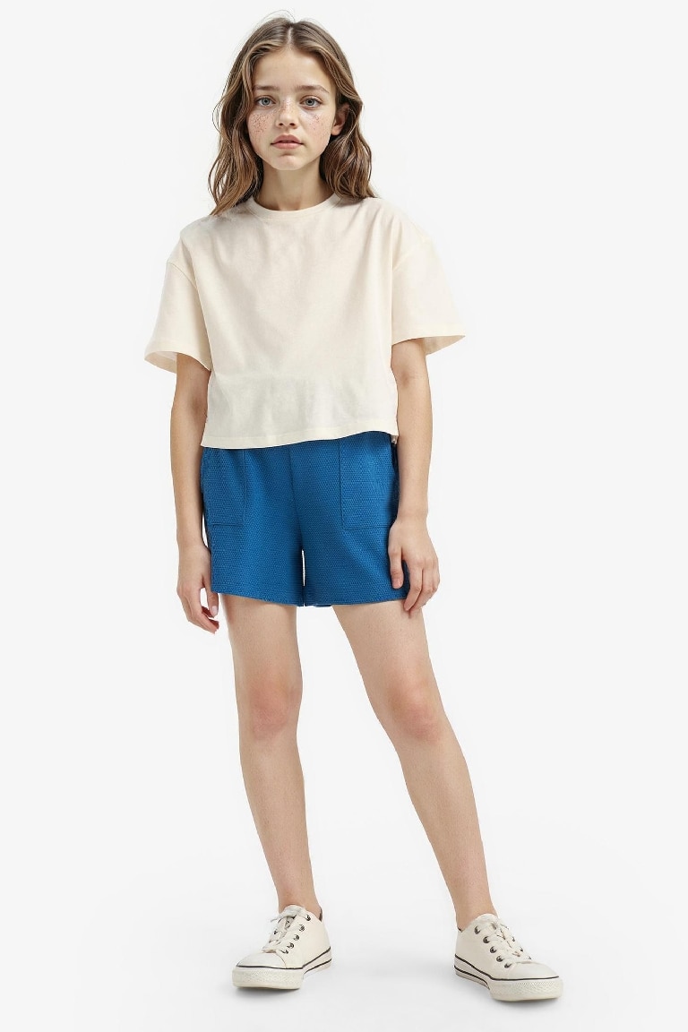 Girl Elastic Waist Pocketed Shorts