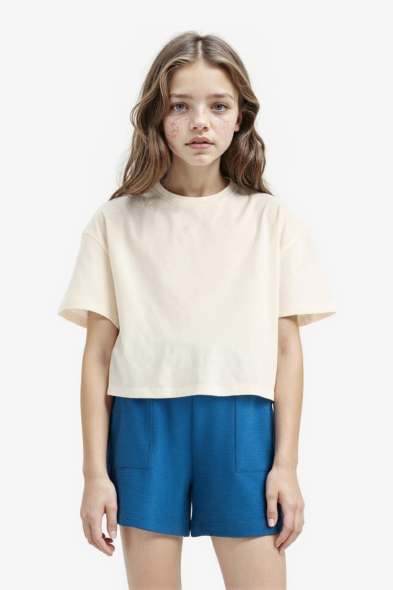 Girl Elastic Waist Pocketed Shorts