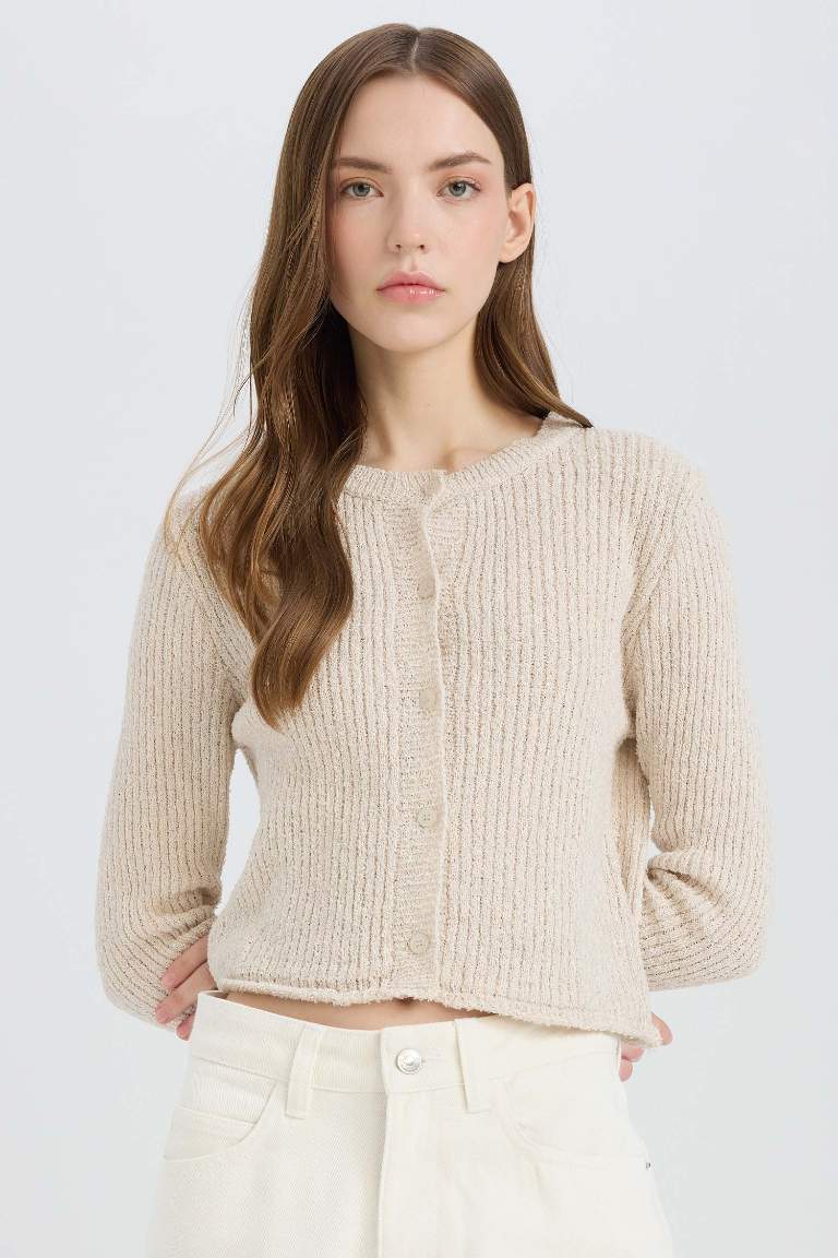 Cardigan en tricot slim à col rond et boutons