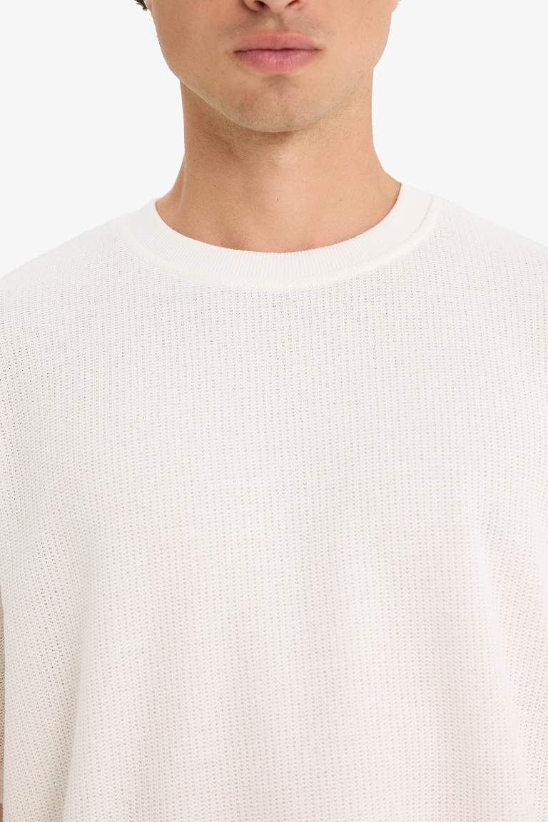 Boxy Fit Crew Neck Textured Short Sleeve T-Shirt