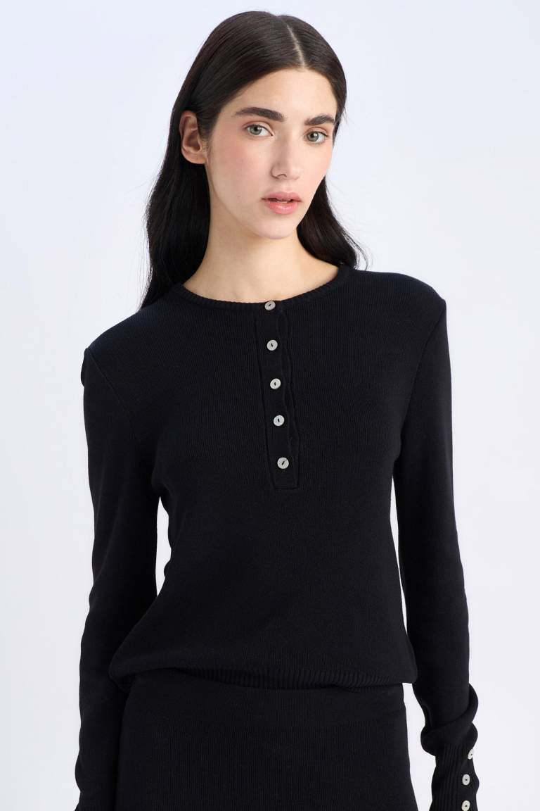 Pull en tricot slim noir basique à col rond