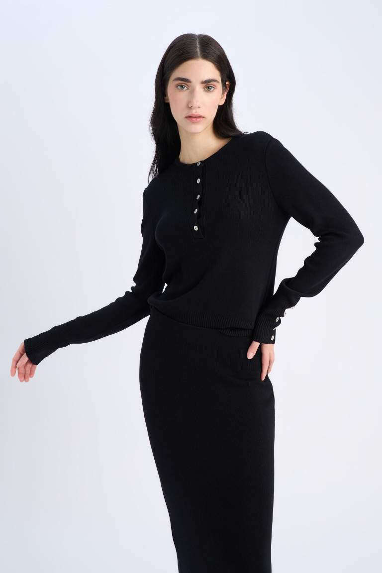 Pull en tricot slim noir basique à col rond