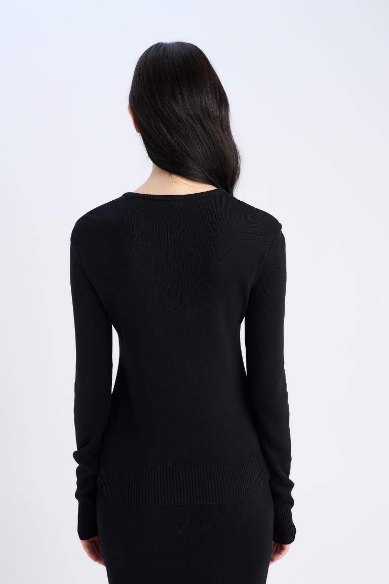 Pull en tricot slim noir basique à col rond