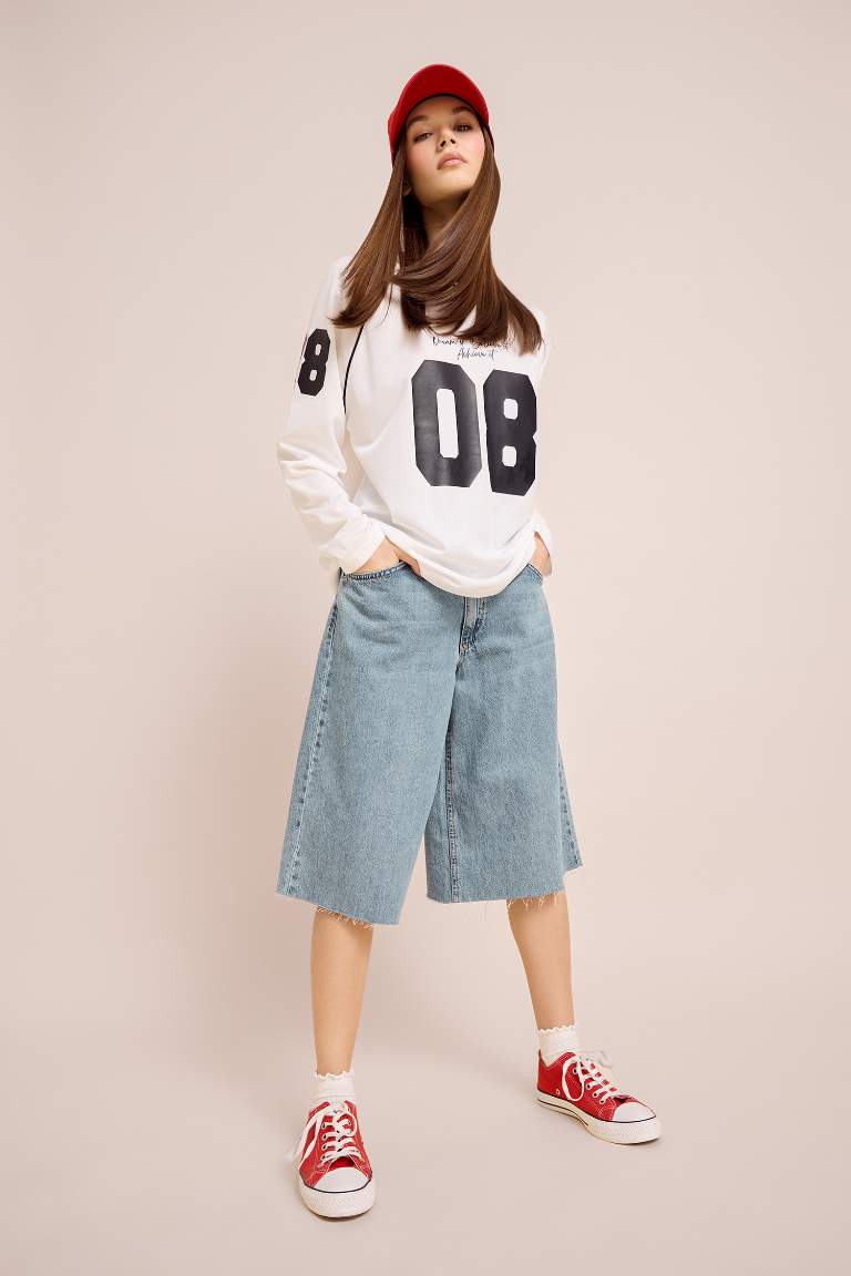 Oversize Fit V-Neck Printed T-Shirt