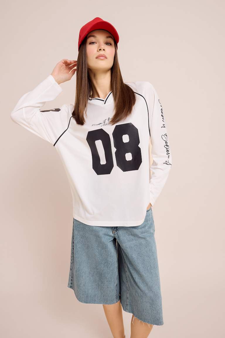 Oversize Fit V-Neck Printed T-Shirt