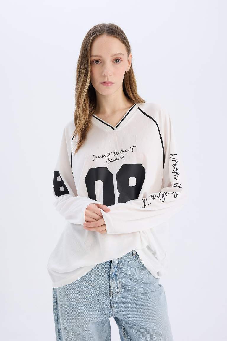 Oversize Fit V-Neck Printed T-Shirt