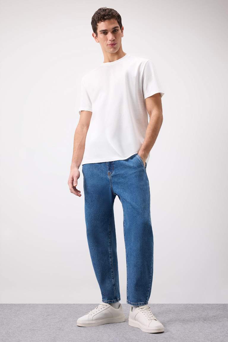 Relaxed Slouchy Fit Straight Leg Washed Jeans
