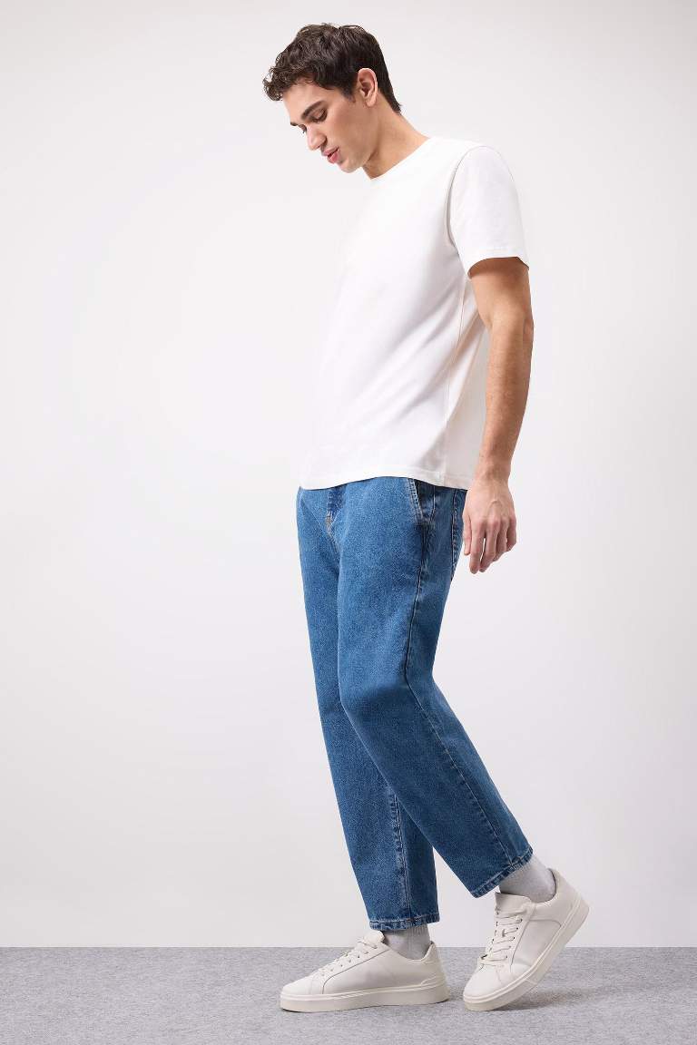 Relaxed Slouchy Fit Straight Leg Washed Jeans