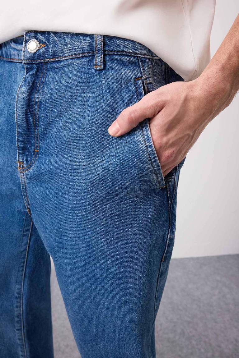 Relaxed Slouchy Fit Straight Leg Washed Jeans