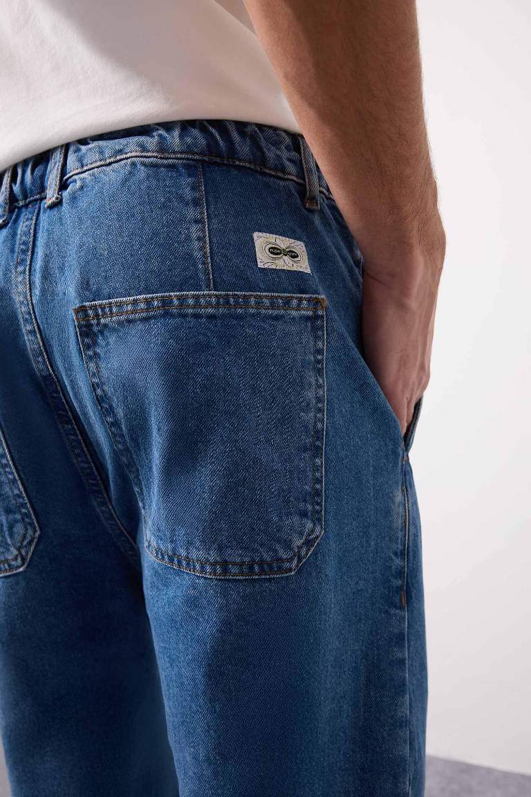 Relaxed Slouchy Fit Straight Leg Washed Jeans