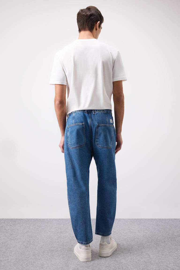 Relaxed Slouchy Fit Straight Leg Washed Jeans