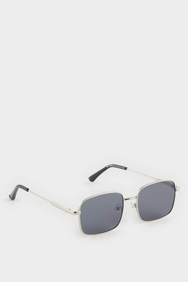 Man Round Metal Sunglasses