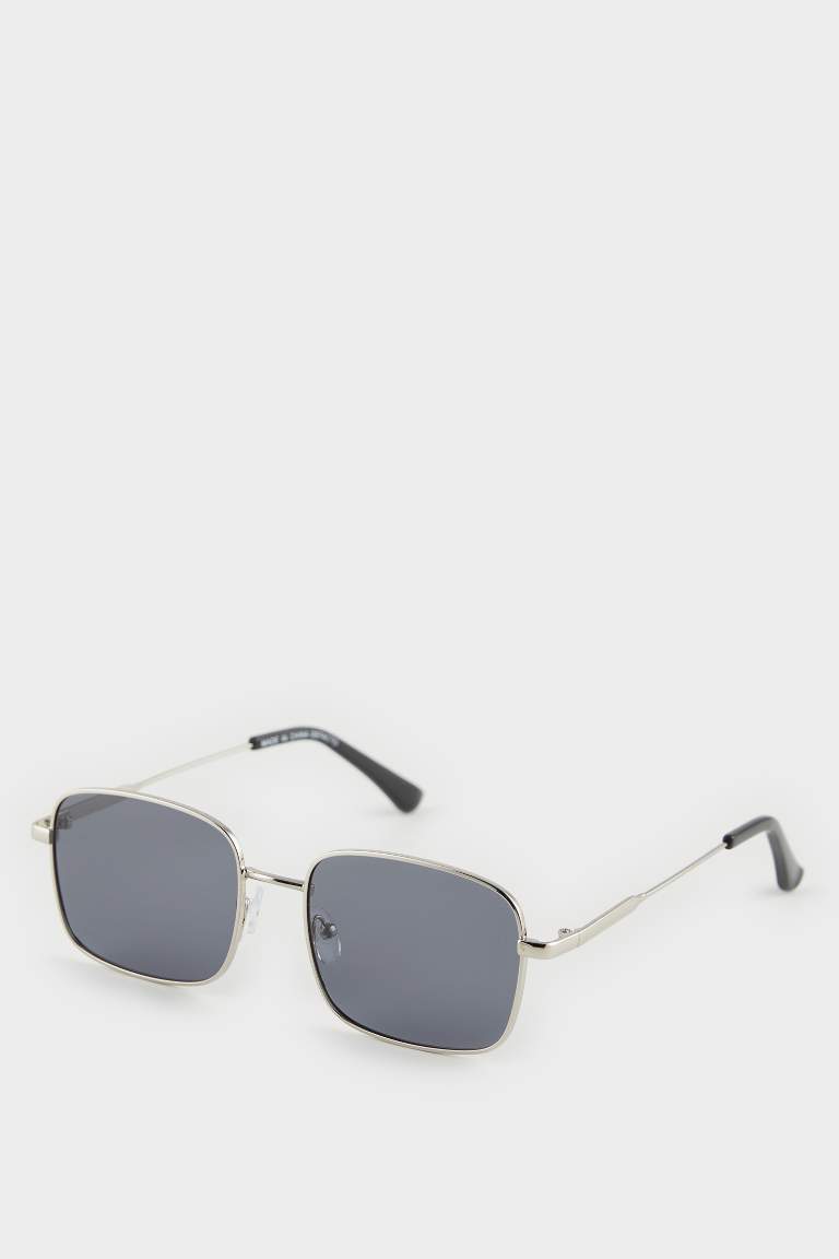 Man Round Metal Sunglasses