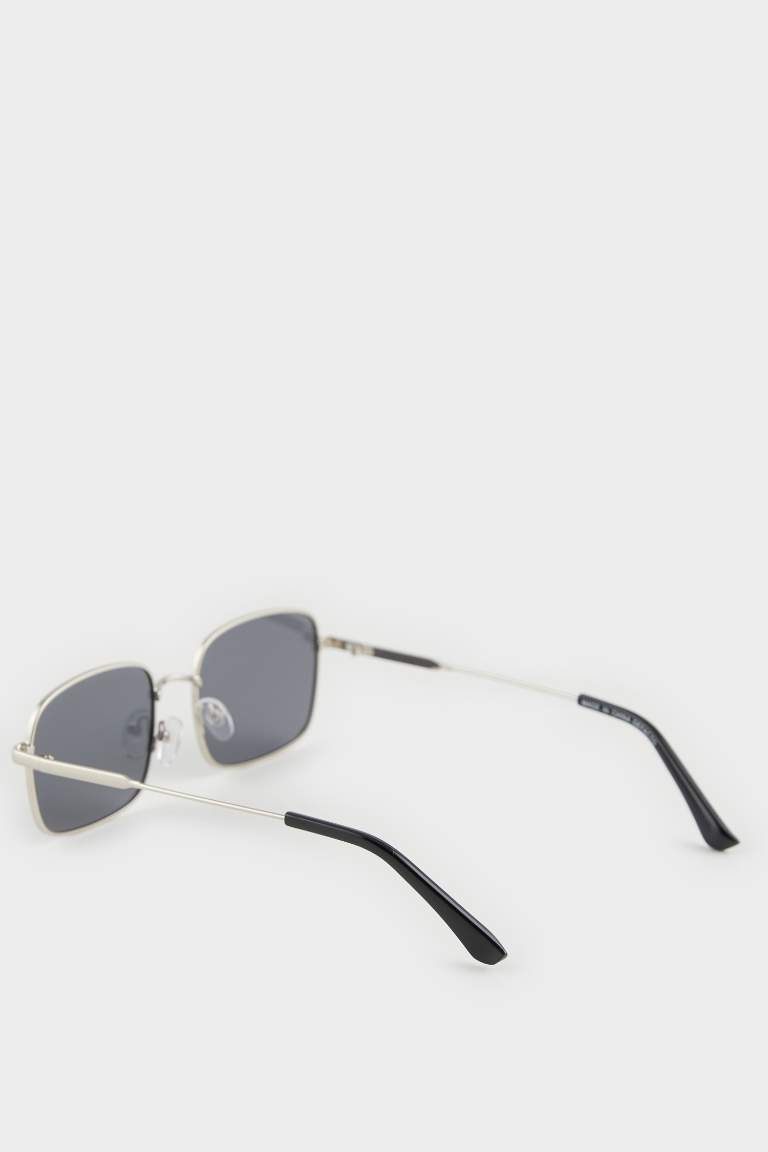 Man Round Metal Sunglasses