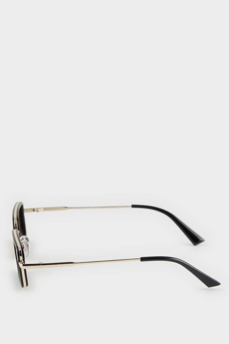 Man Square Sunglasses