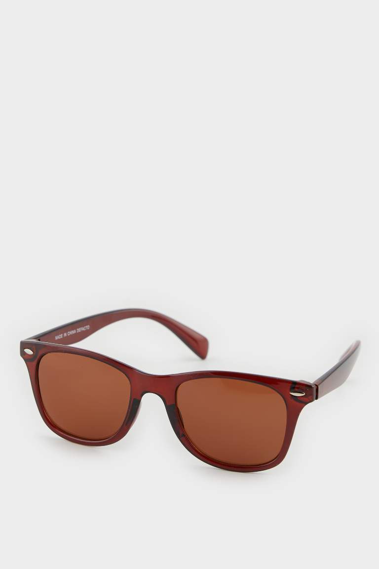 Man Round Sunglasses