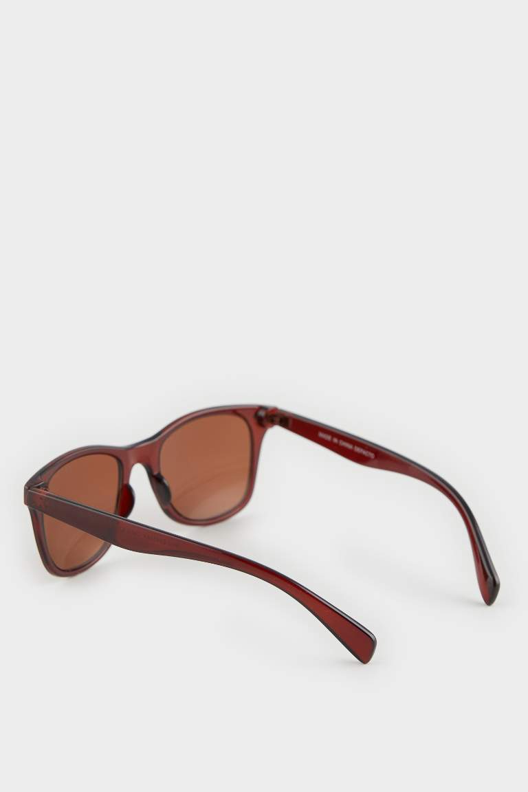 Man Round Sunglasses