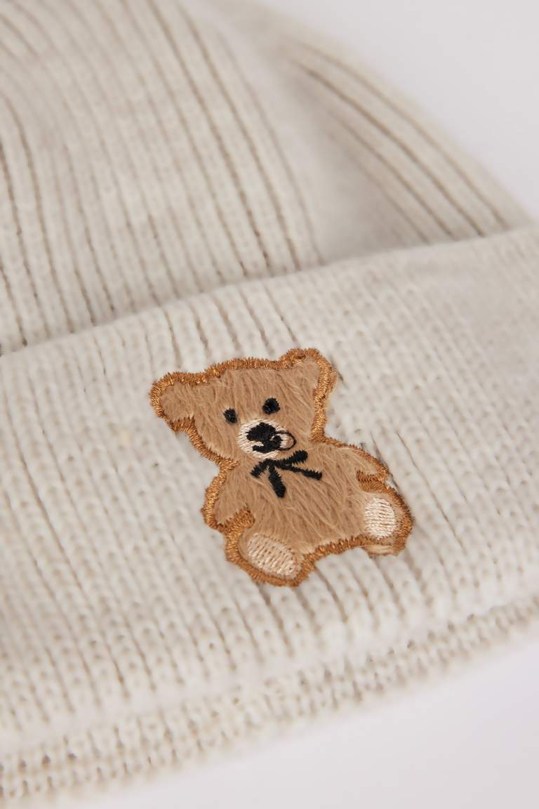 Woman Teddy Bear Patterned Knitted Beanie