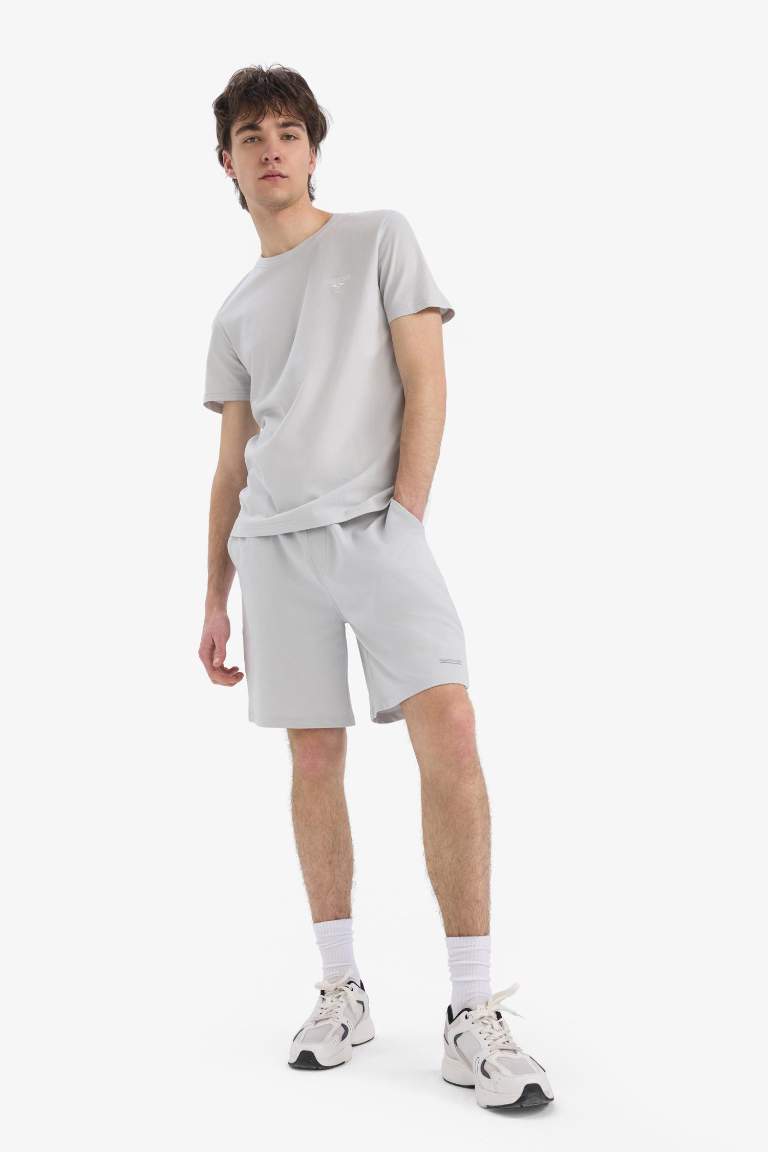 Beli Bağcıklı Dar Paça Şort