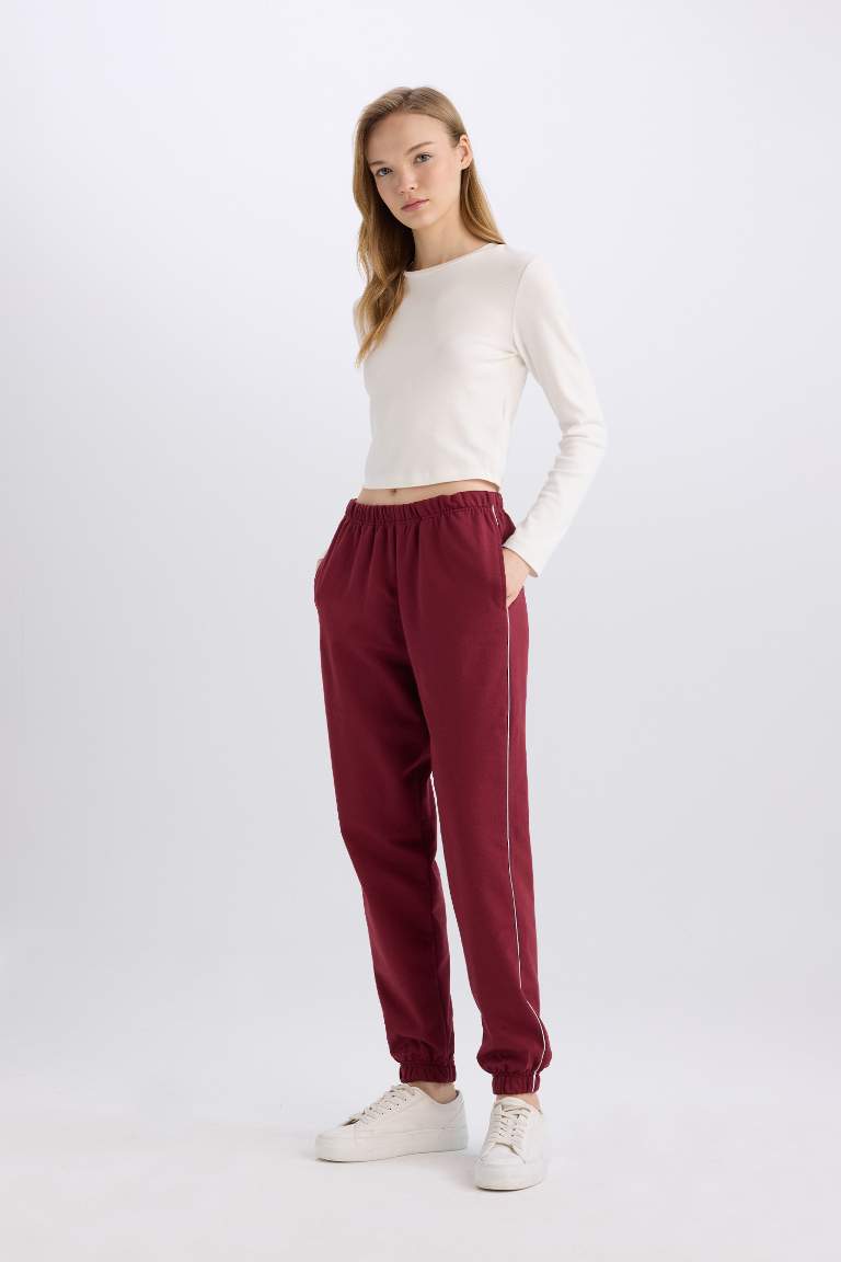 Pocketed Flexible Waist Narrow Leg Burgundy Jogger Sweatpants