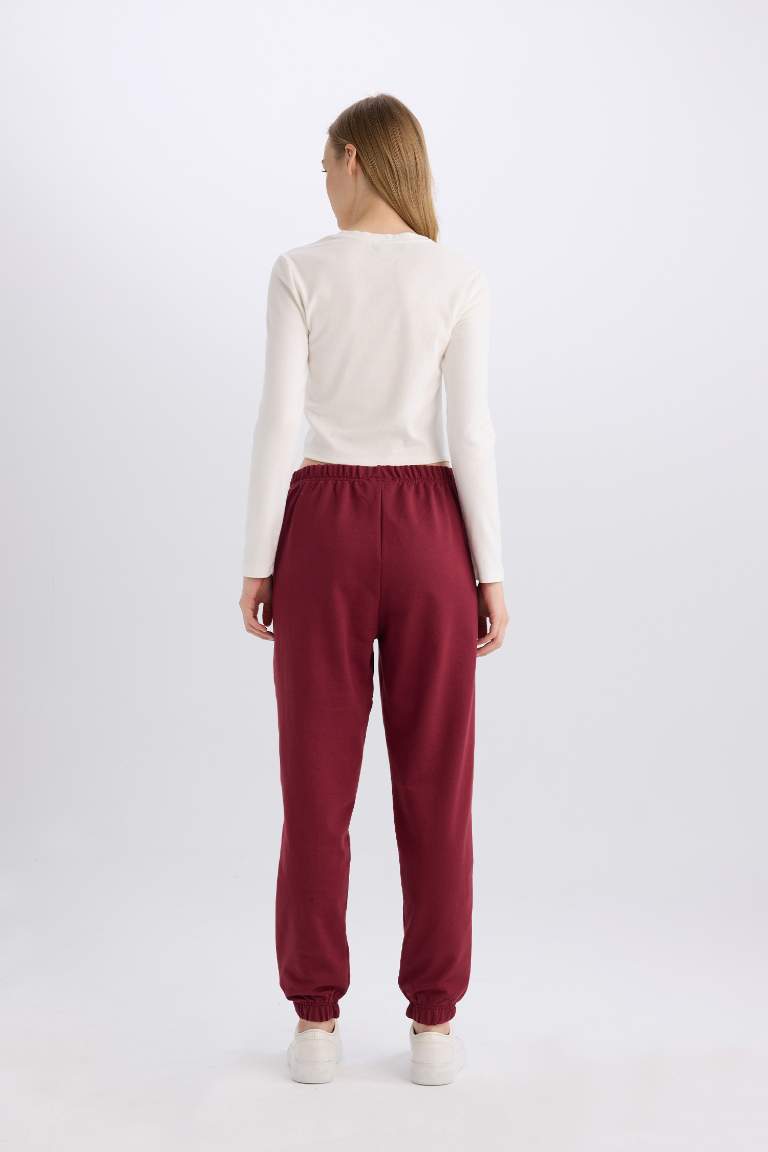 Pocketed Flexible Waist Narrow Leg Burgundy Jogger Sweatpants