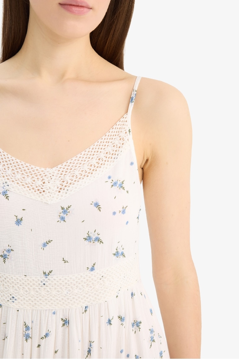 A Cut V-Neck Crinkle Fabric Sleeveless Midi Dress