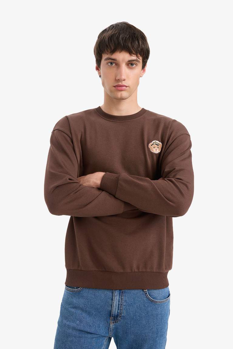 Boxy Fit свитшот с круглым вырезом и вышивкой
