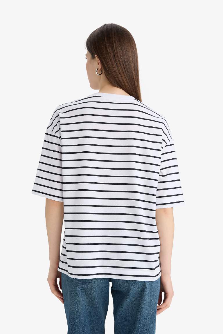 Oversize базовая футболка с круглым вырезом и коротким рукавом