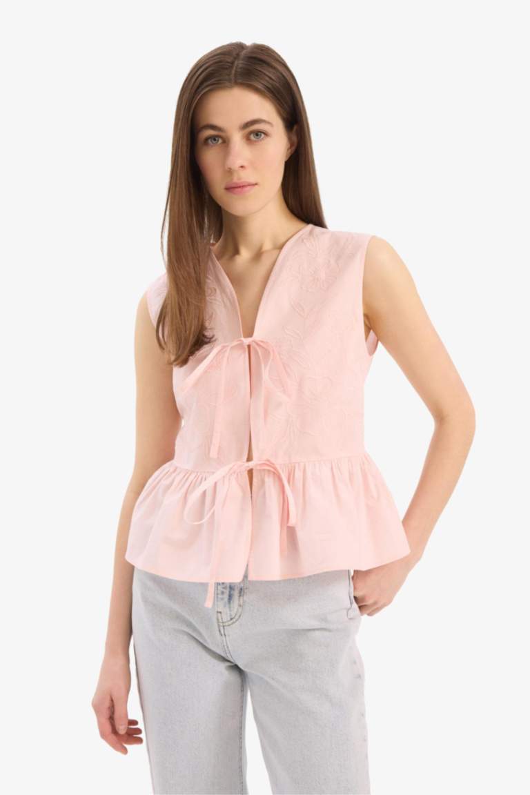 Fitted V Yaka Önden Bağlamalı Poplin Kolsuz Bluz
