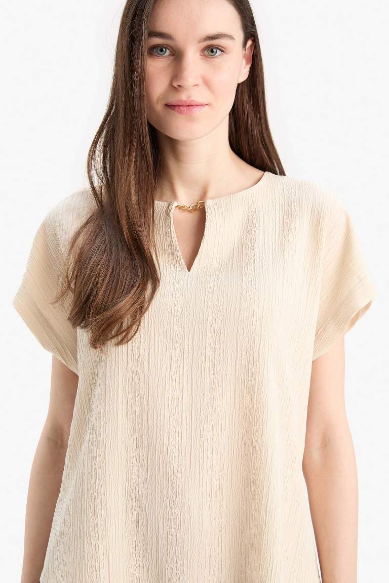 Regular Fit Crew Neck Short Sleeve Blouse