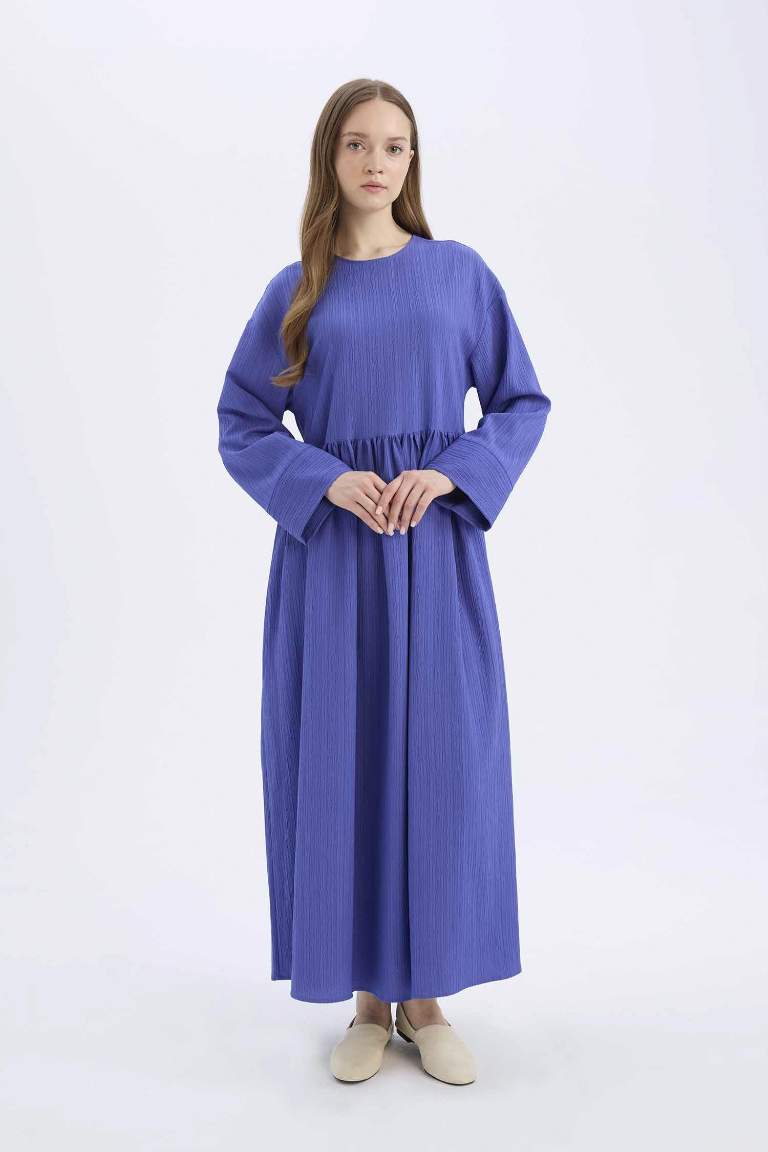 Regular Fit Crew Neck Gofre Textured Maxi Dress