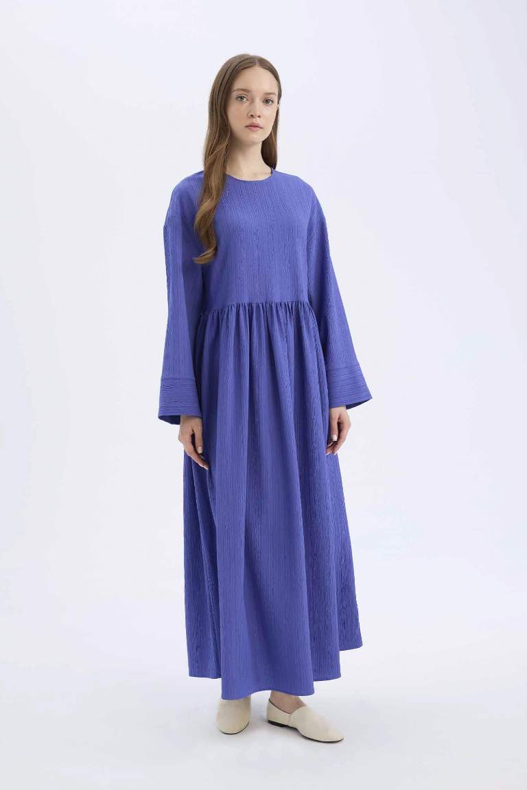 Regular Fit Crew Neck Gofre Textured Maxi Dress