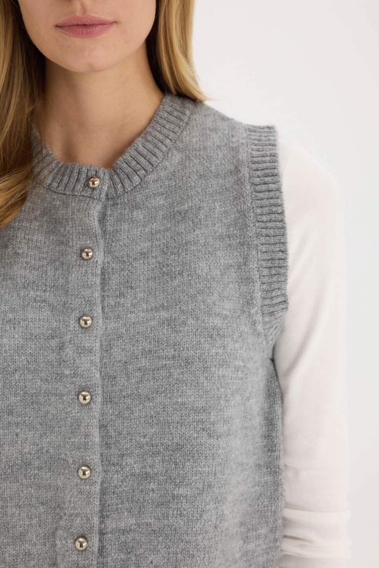 Regular Fit Crew Neck Buttoned Knit Vest