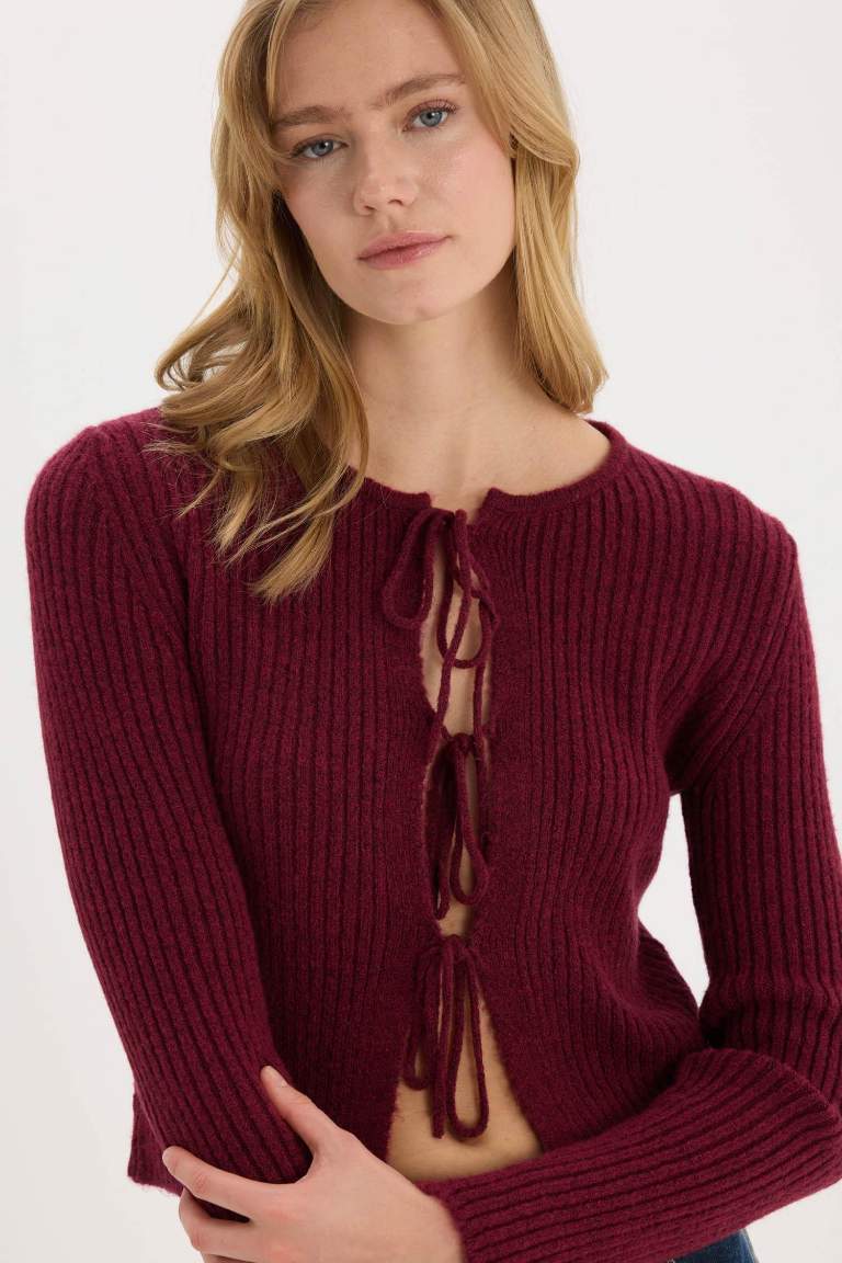 Cardigan en tricot basique Bordeaux à col rond et coupe régulière