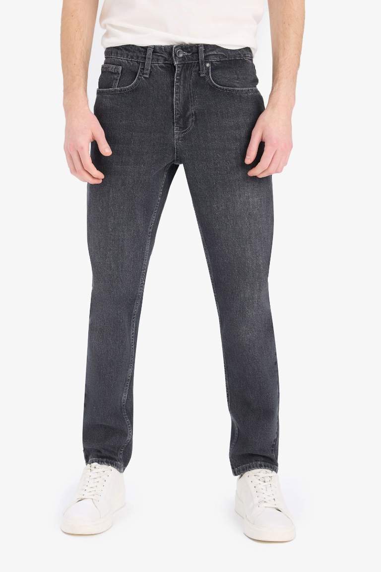 Slim Tapered Fit Dar Kalıp Normal Bel Daralan Paça Jean Pantolon