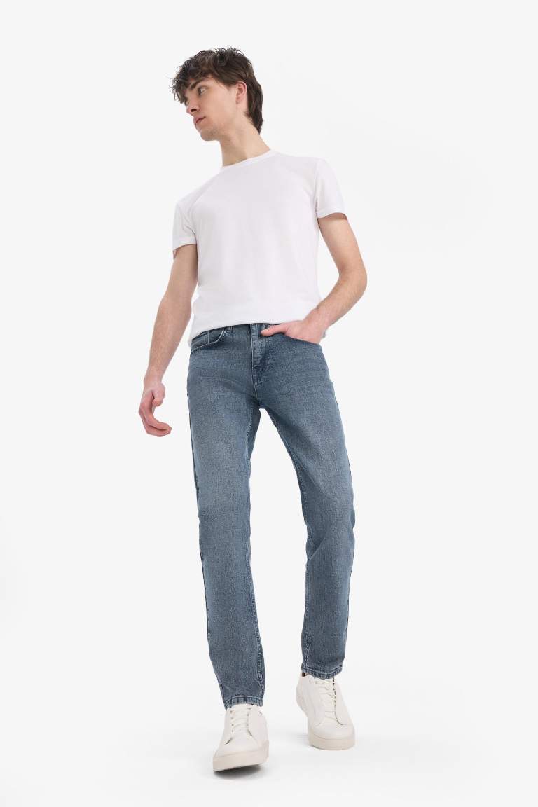 Slim Tapered Fit Dar Kalıp Normal Bel Daralan Paça Jean Pantolon