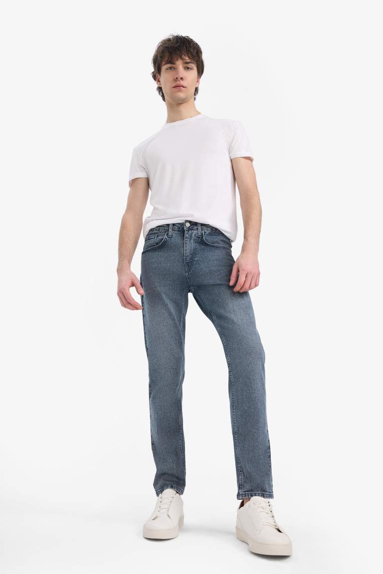 Slim Tapered Fit Dar Kalıp Normal Bel Daralan Paça Jean Pantolon