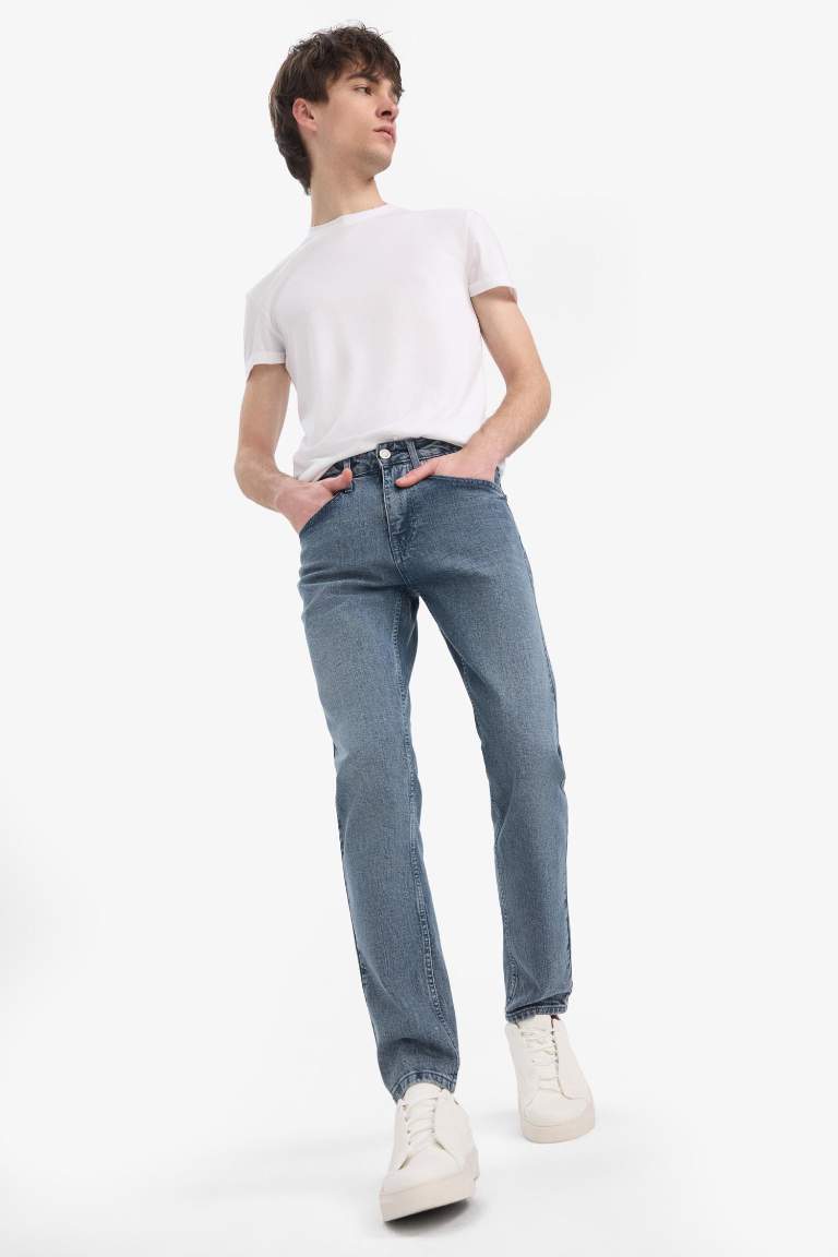 Slim Tapered Fit Dar Kalıp Normal Bel Daralan Paça Jean Pantolon