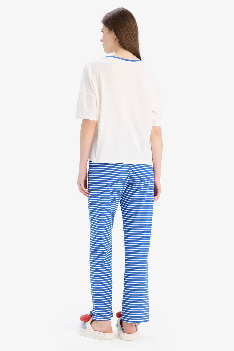 Ensemble Pyjama avec haut à manches courtes et pantalon à taille élastique de Fall in Love