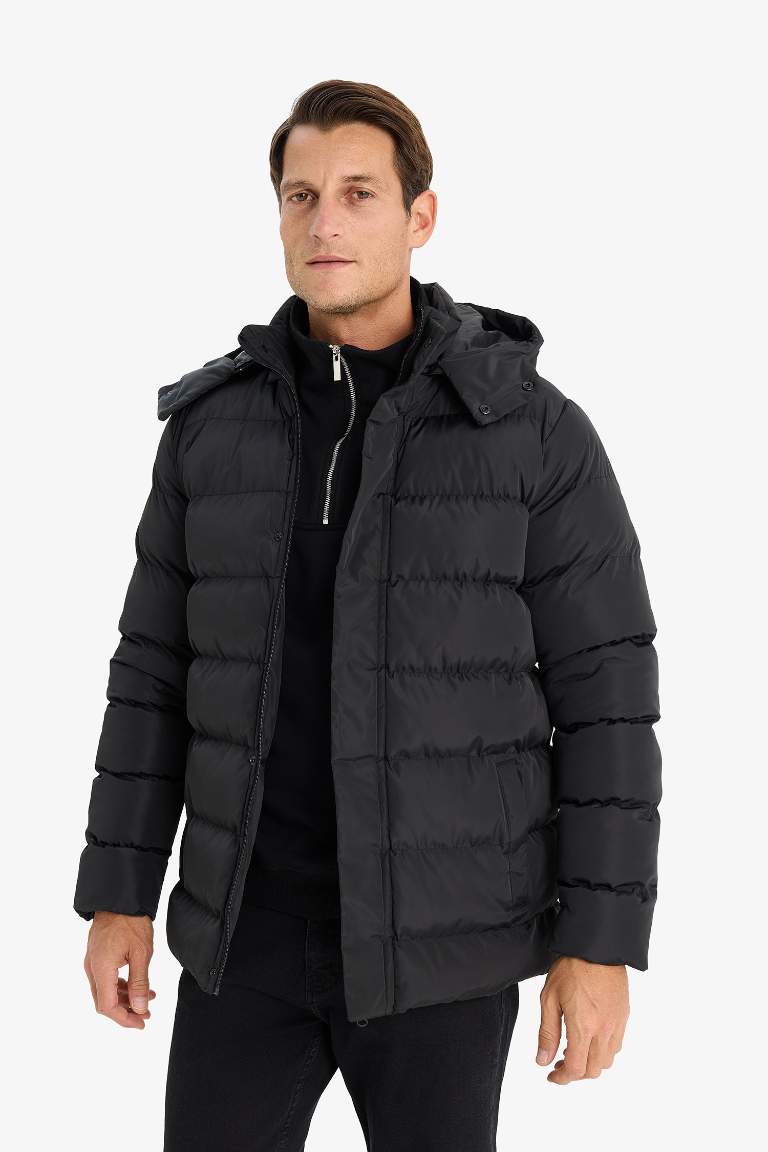 Regular Fit Kapüşonlu Şişme Mont Fermuarlı Çıtçıtlı Cepli