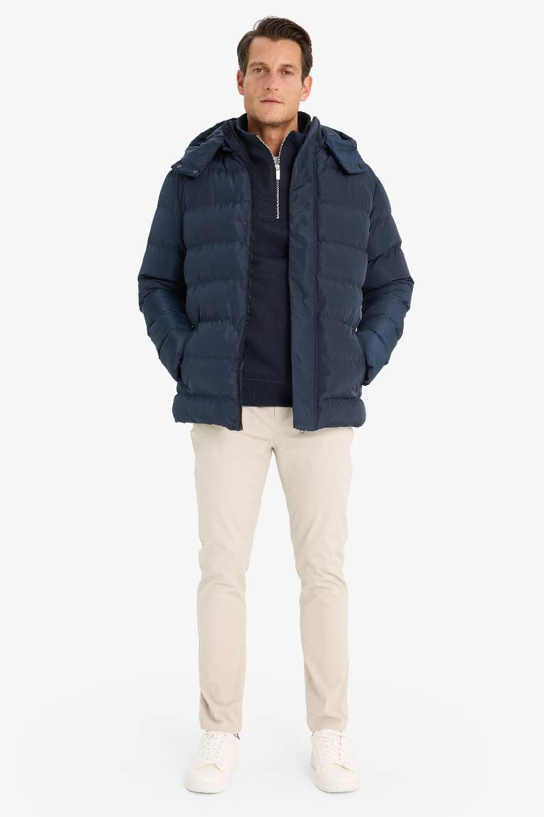 Regular Fit Kapüşonlu Şişme Mont Fermuarlı Çıtçıt Kapamalı Cepli