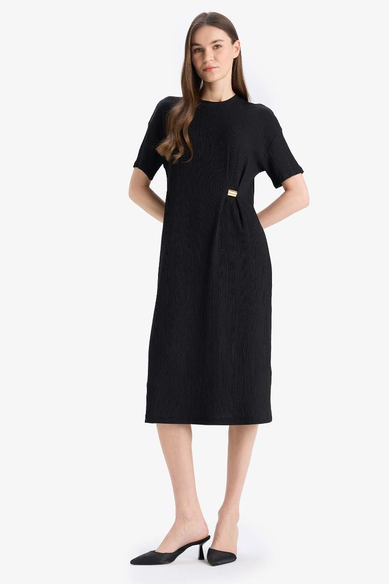 Regular Fit Crew Neck Crepe Short Sleeve Dress