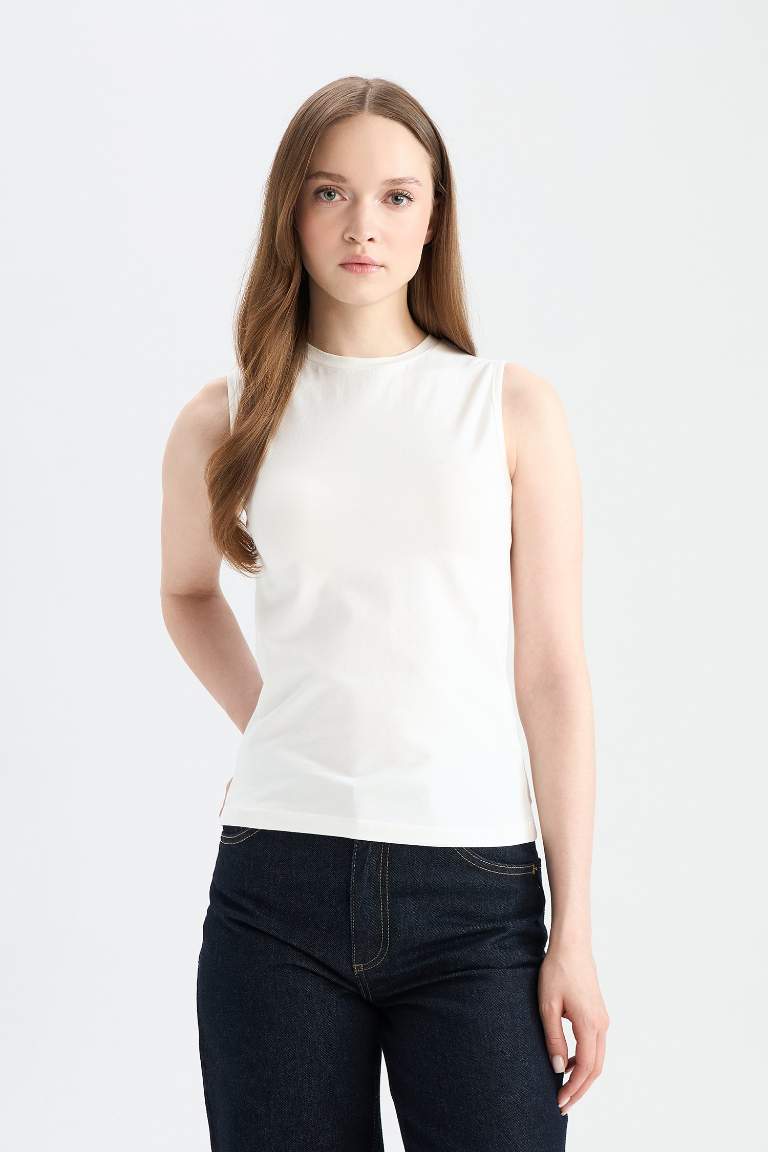 Regular Fit Crew Neck Basic Sleeveless Blouse