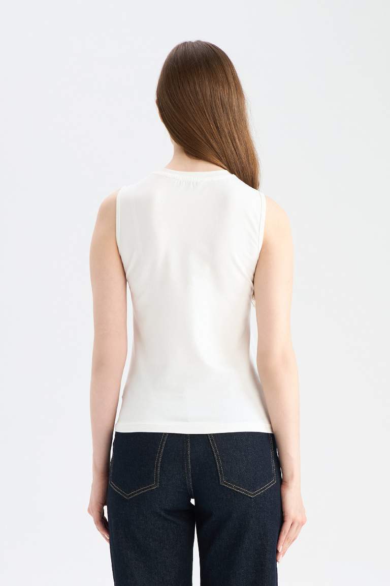 Regular Fit Crew Neck Basic Sleeveless Blouse