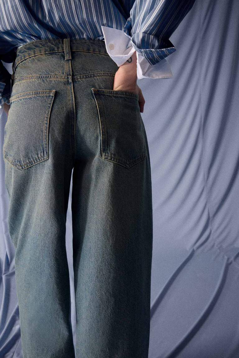 Baggy Fit High Waist Straight Leg Jeans